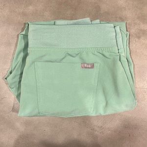 Figs | Jade Zamora jogger